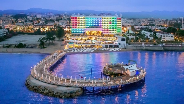 Azura Deluxe Resort & Spa *****