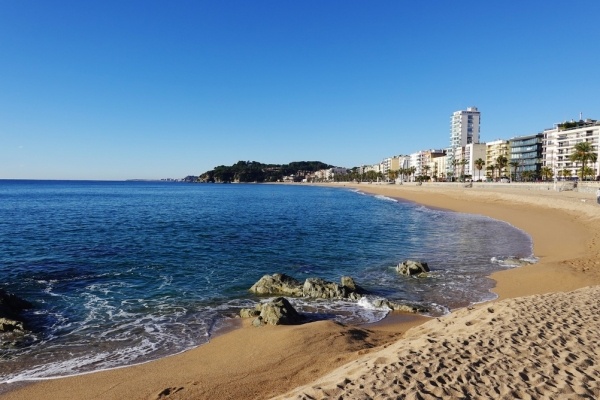 CSILLAGTÚRÁK A COSTA BRAVÁN TENGERPARTI PIHENÉS, ÜDÜLÉS - SPANYOLORSZÁG REPÜLŐVEL