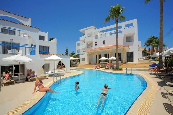 Petrosana Hotel Apartments ***