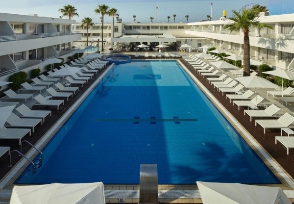 MelpoAntia Luxury Apartments & Suites ****