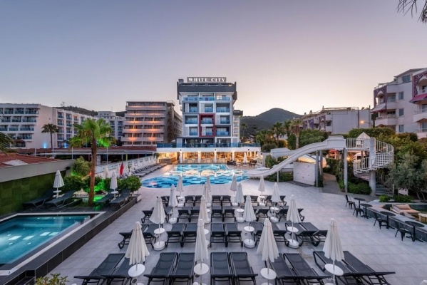 White City Beach Hotel ****