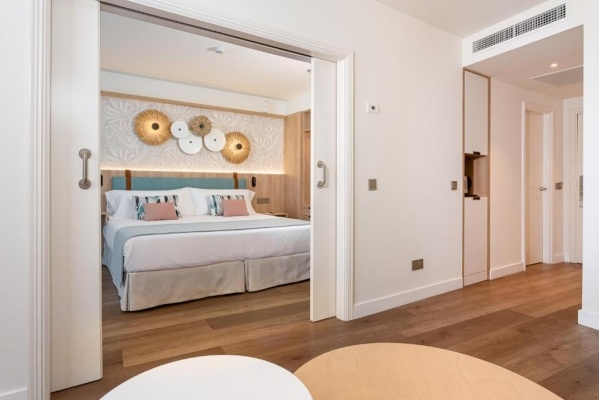 MEDITERRANEAN PALACE *****