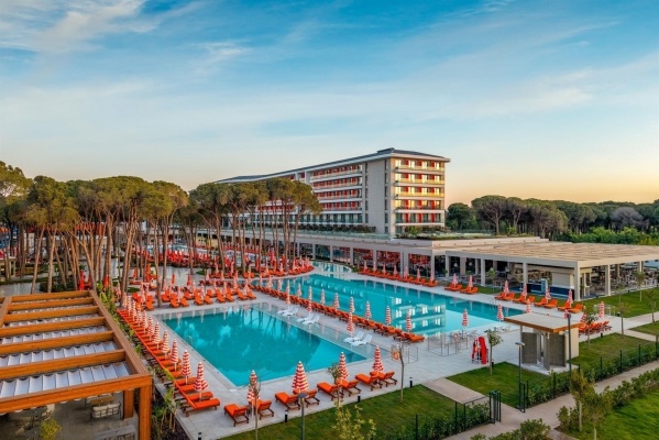 Trendy Perge Resort & Suites *****