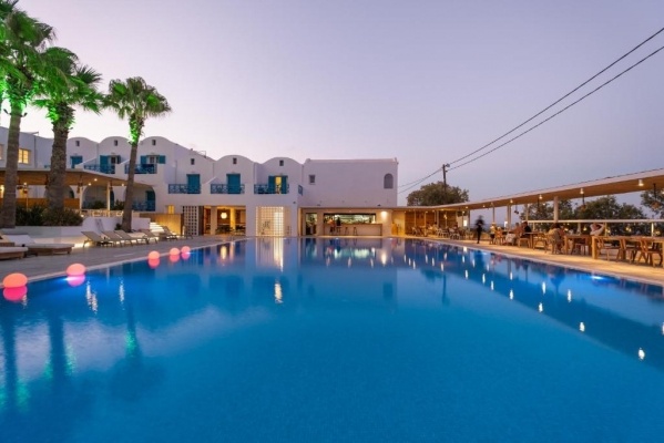 Kamari Beach Hotel ***