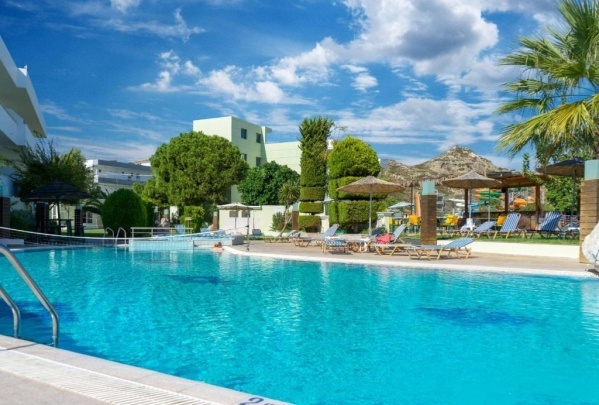 Stamos Plus Hotel ***