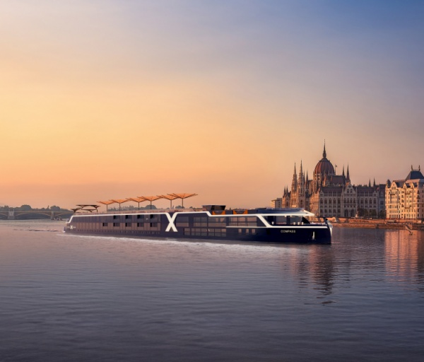 HAJÓZÁS A DUNÁN - BUDAPEST & BÉCS, Celebrity Seeker
