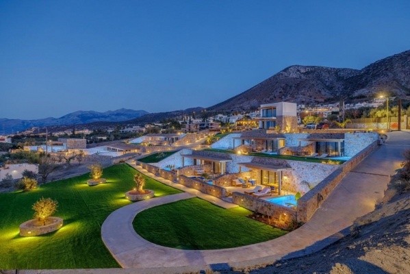 Deos Luxury Suites ****