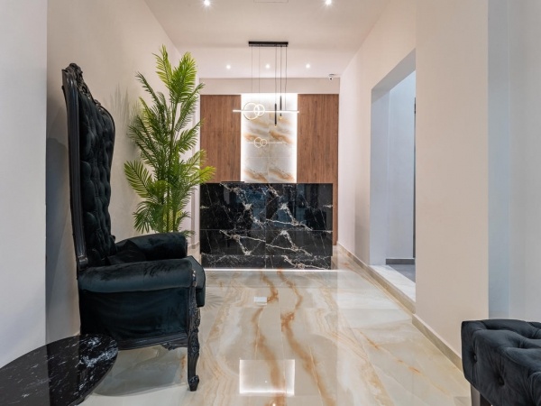 Philia Center Suites ****