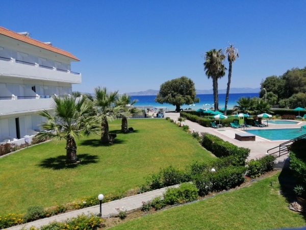 Pylea Beach Hotel ***