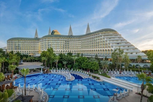 Delphin Imperial Lara *****