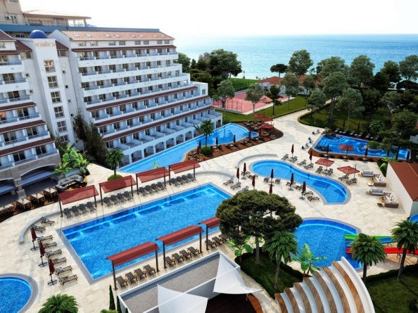 Batihan Beach Resort ****