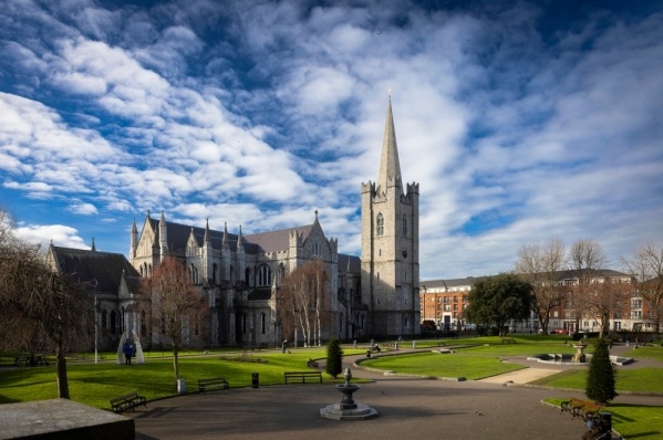 TAVASZKÖSZÖNTŐ DUBLINBAN REPÜLŐVEL - VÁROSLÁTOGATÁS ÍRORSZÁGBAN