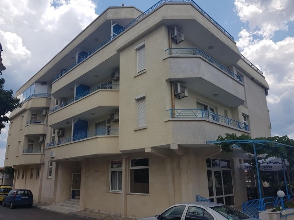 Larisa Hotel ***