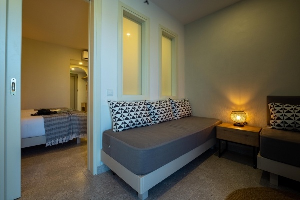 ELIROS MARE *****