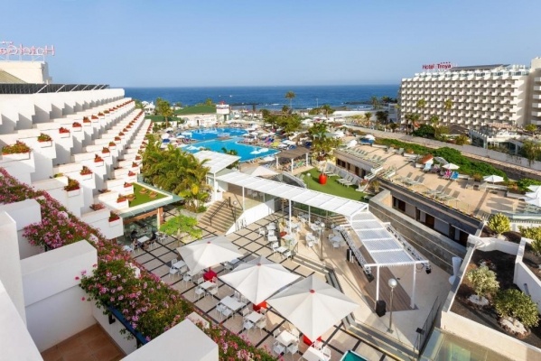 Alexandre Gala **** Playa De Las Americas repülővel